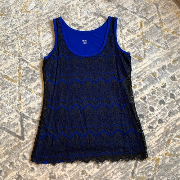 Women’s shirt! - Picture 1 of 3